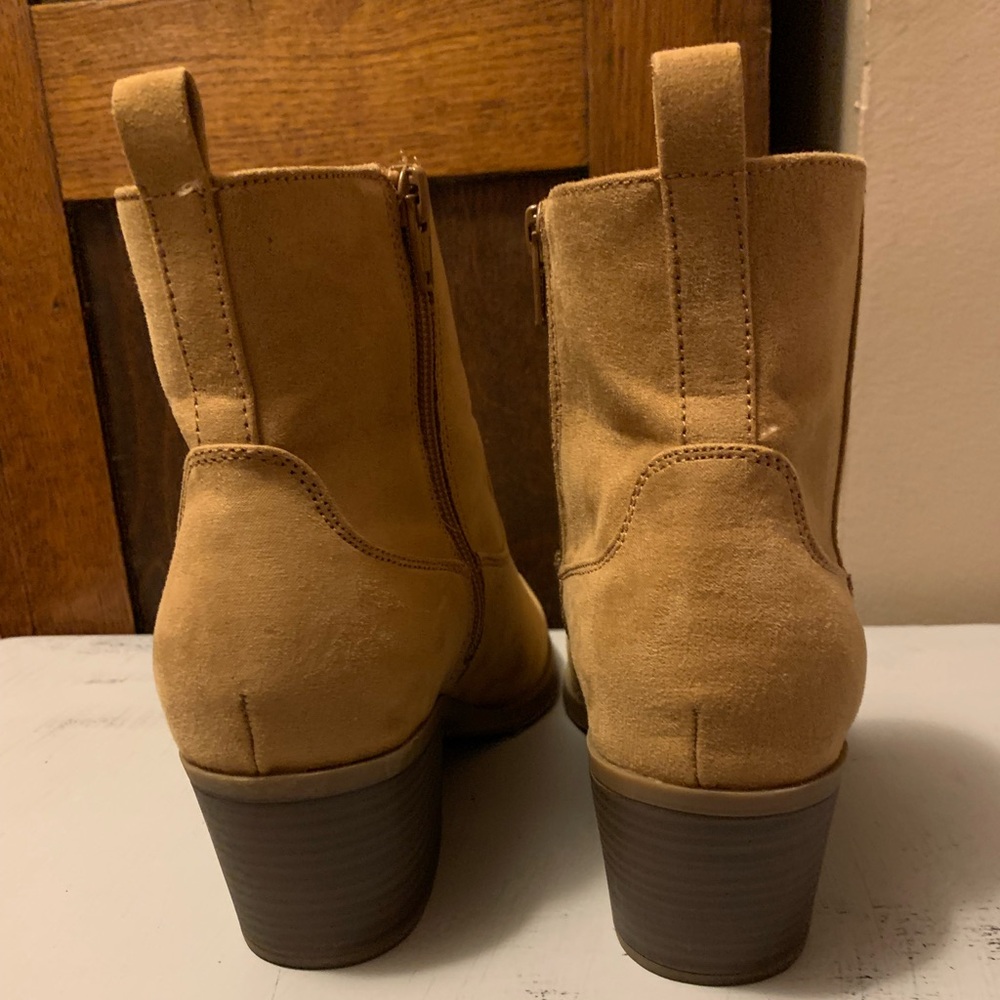 NWOT Women’s Suede Ankle Boots - Tan - Picture 5 of 6
